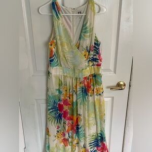 Anne Klein size 12 dress floral multi color v neck.